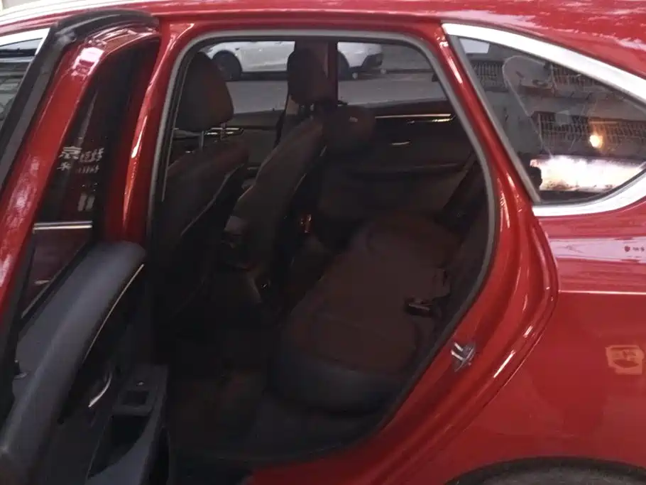 BMW 2 Series Active Tourer — фото 11