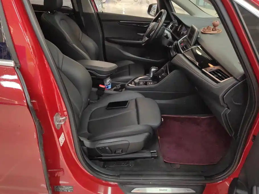 BMW 2 Series Active Tourer — фото 8