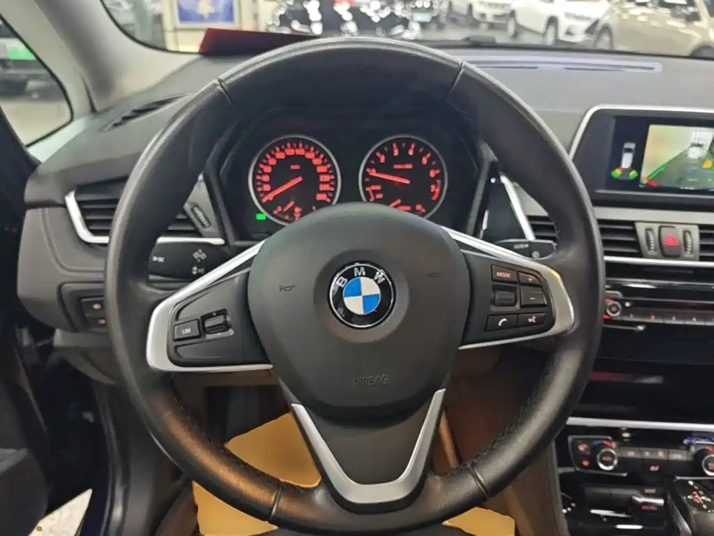 BMW 2 Series Gran Tourer — фото 11