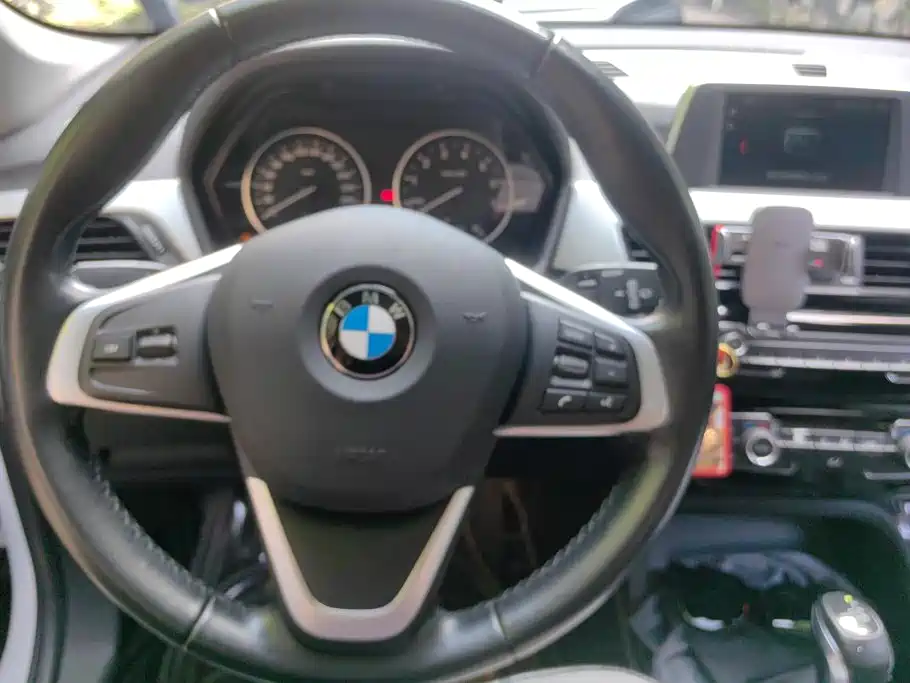 BMW X1 — фото 11