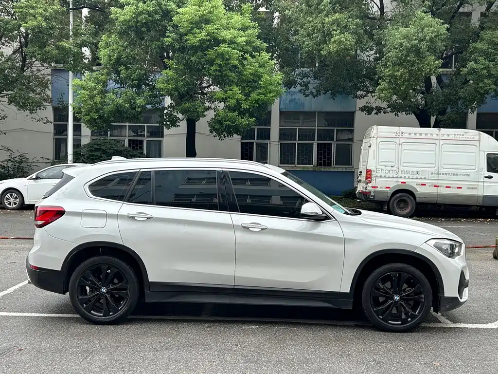 BMW X1 — фото 4