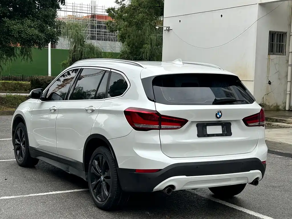 BMW X1 — фото 7