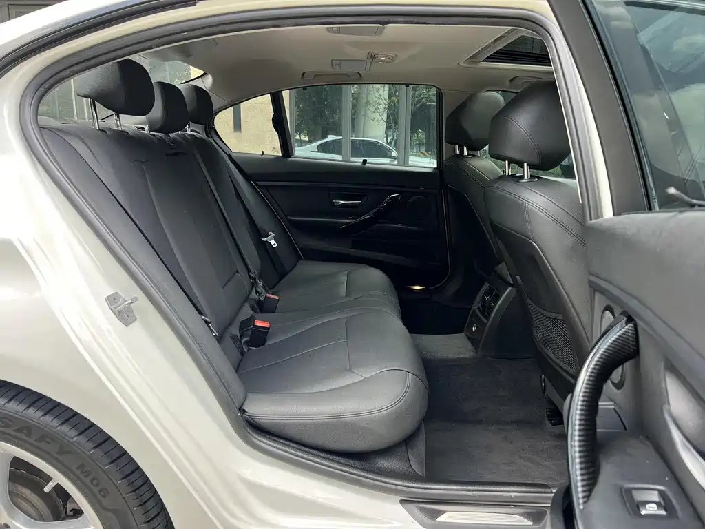 BMW 3 Series — фото 11