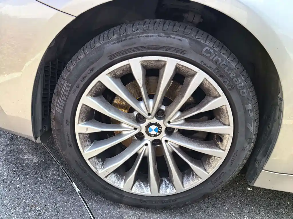 BMW 5 Series — фото 9