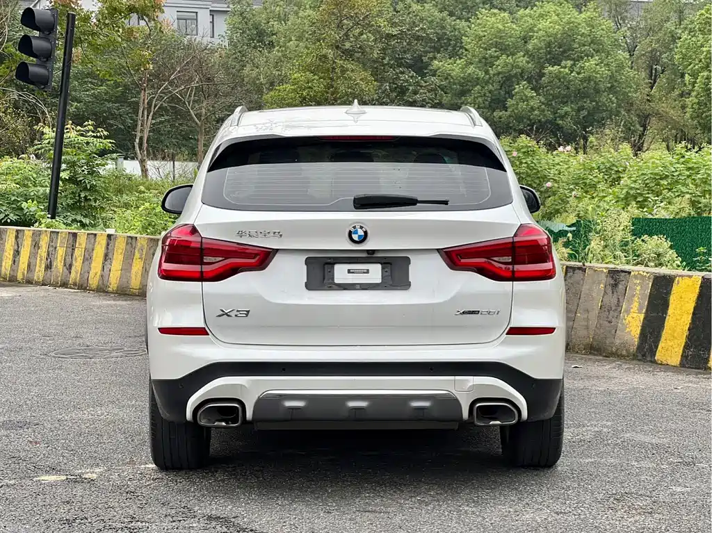 BMW X3 — фото 19