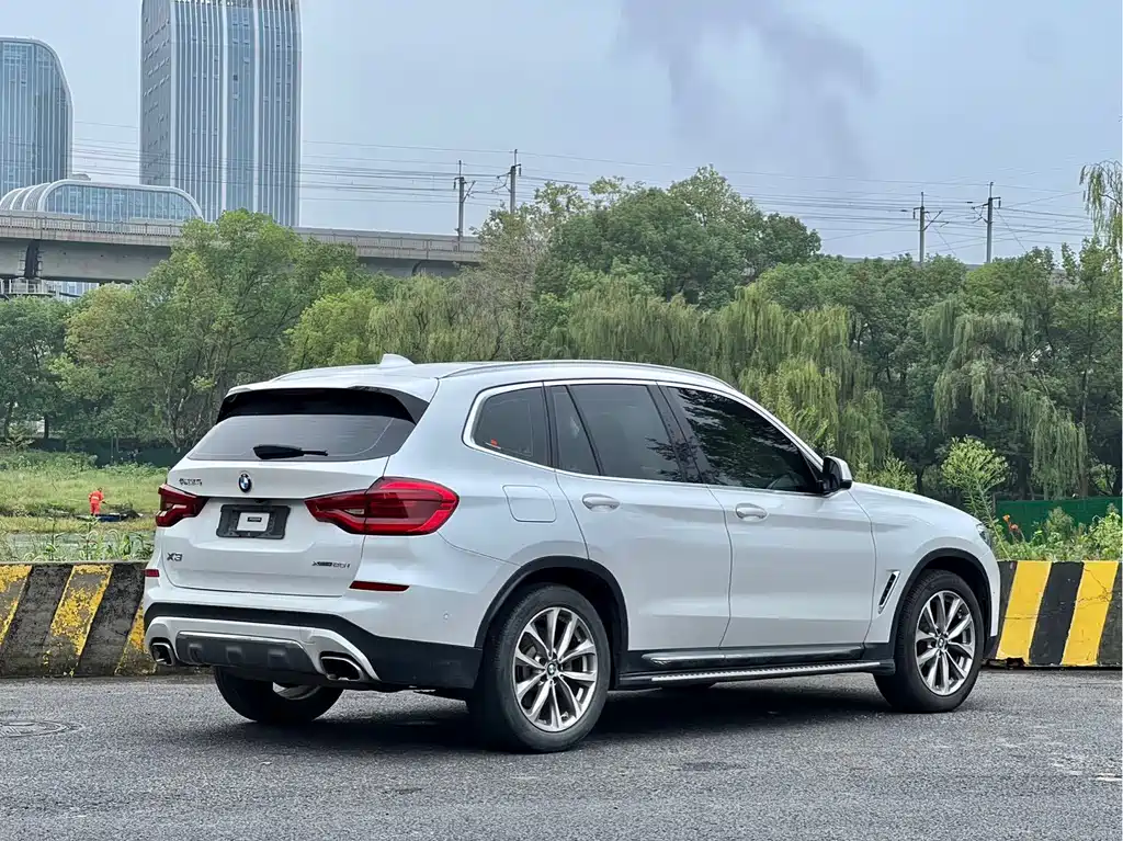 BMW X3 — фото 20
