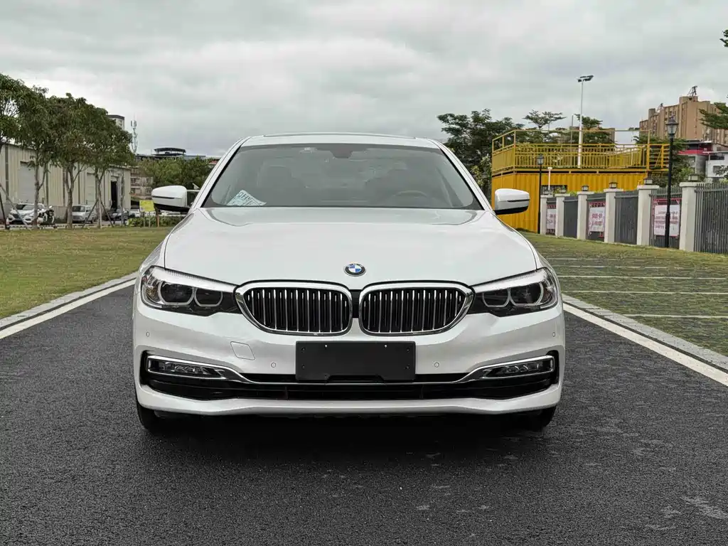 BMW 5 Series — фото 2