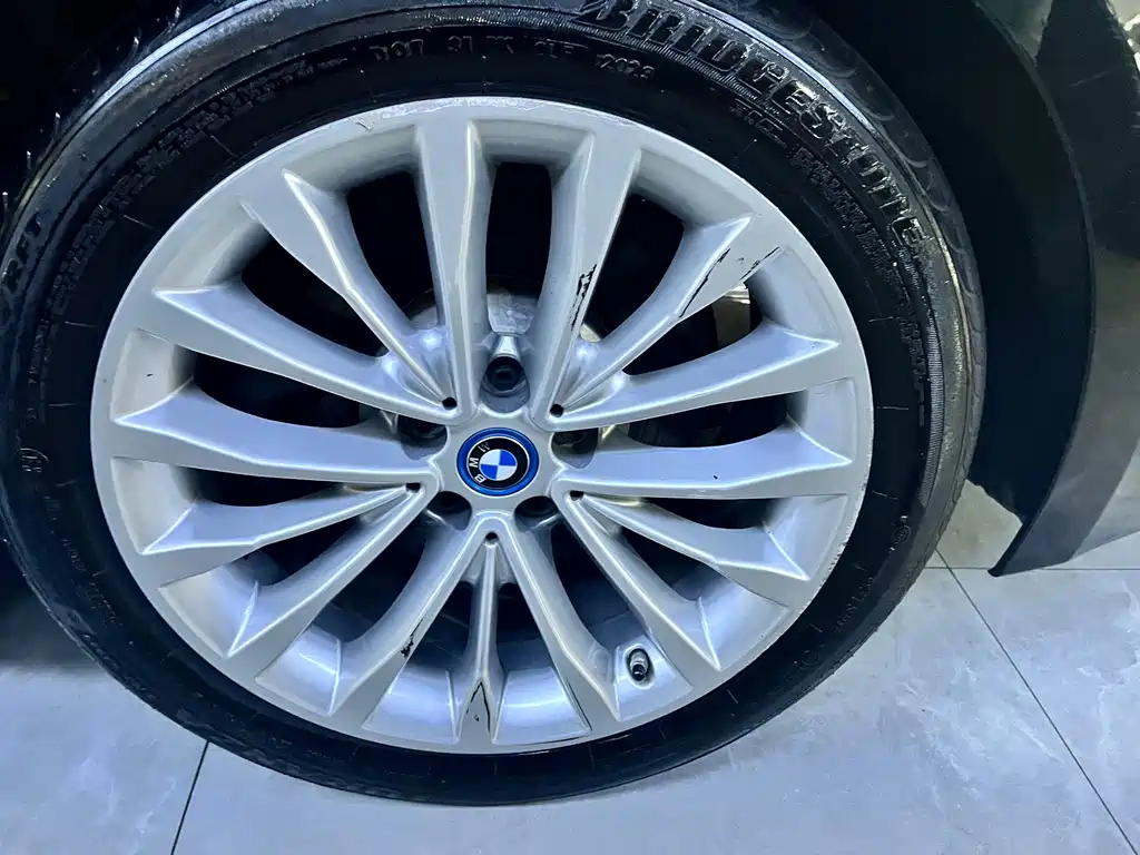 BMW 5 Series New Energy — фото 13