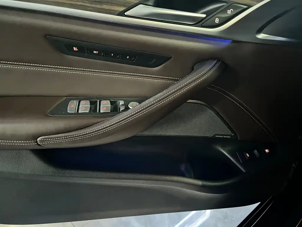 BMW 5 Series New Energy — фото 4