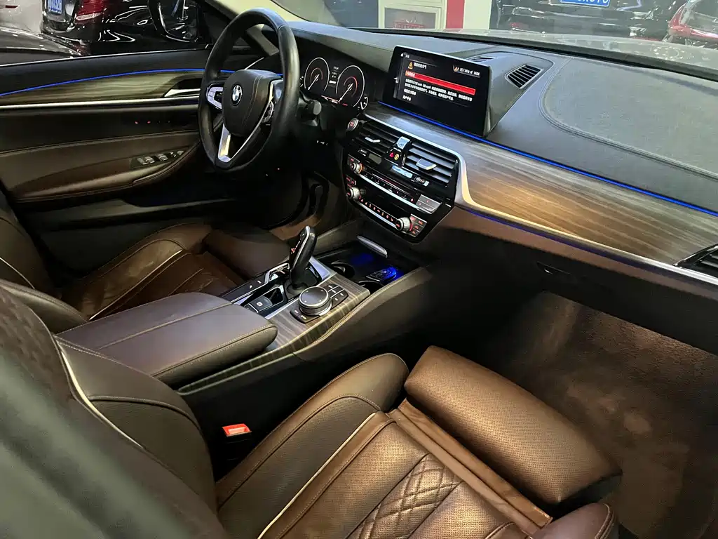 BMW 5 Series New Energy — фото 7