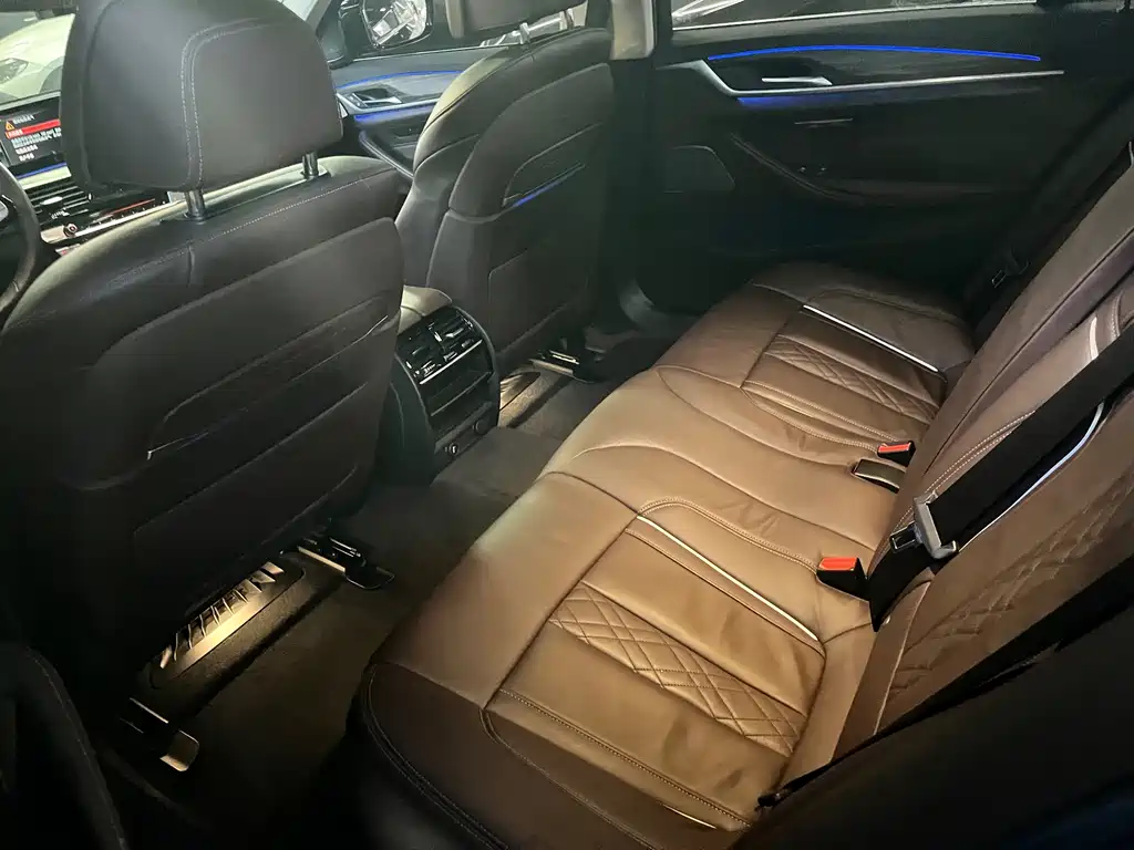 BMW 5 Series New Energy — фото 9