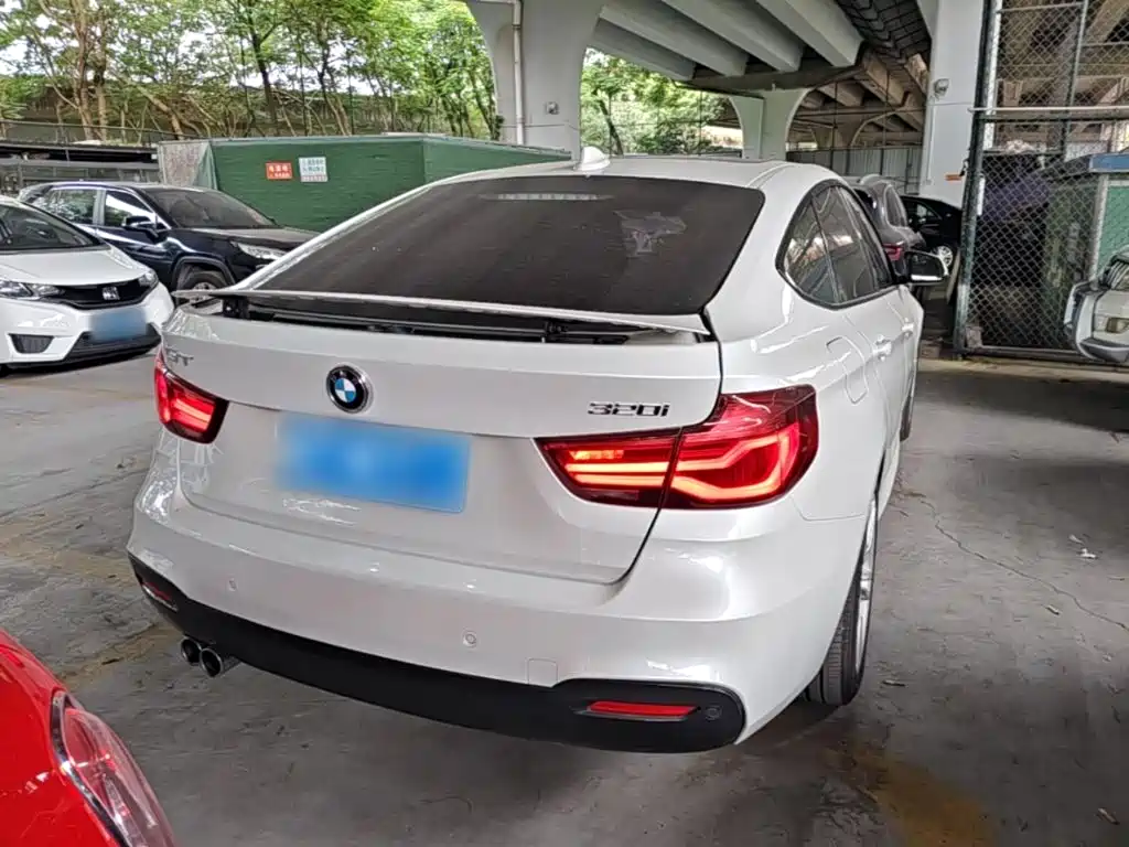 BMW 3 Series GT — фото 7