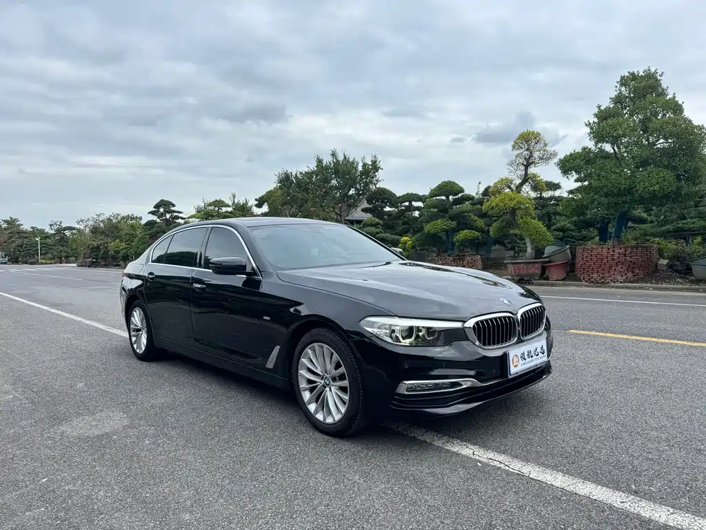 BMW 5 Series — фото 2