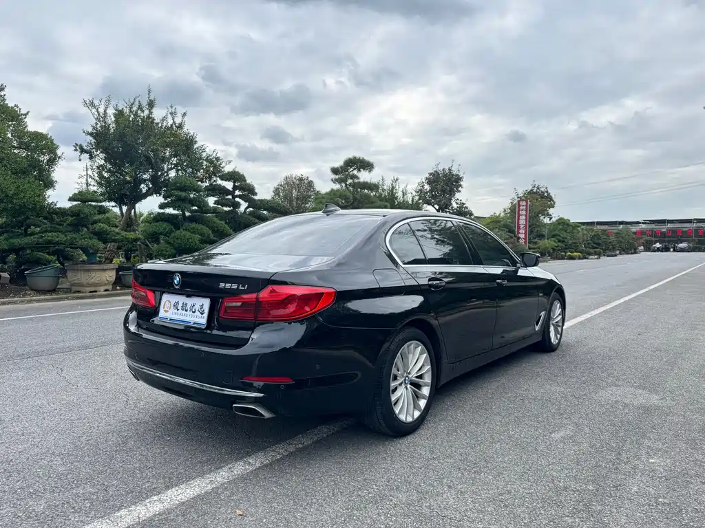 BMW 5 Series — фото 4