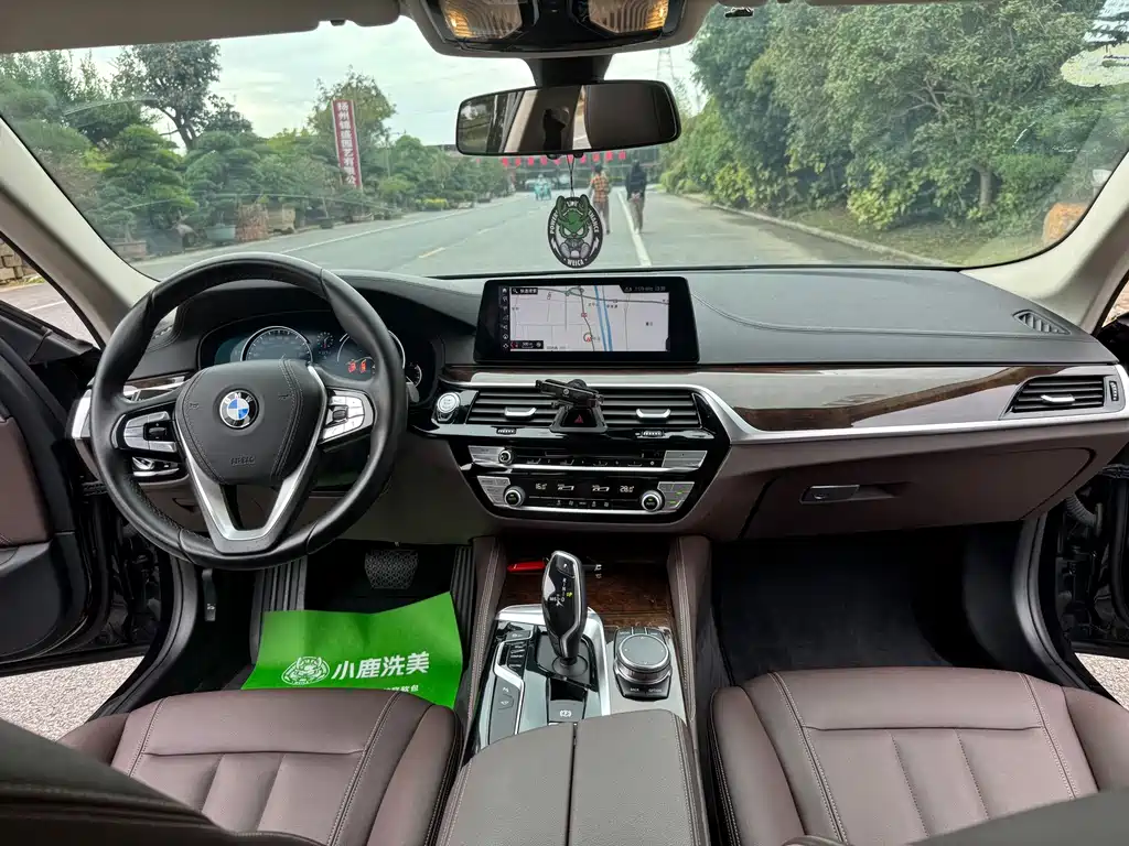 BMW 5 Series — фото 9