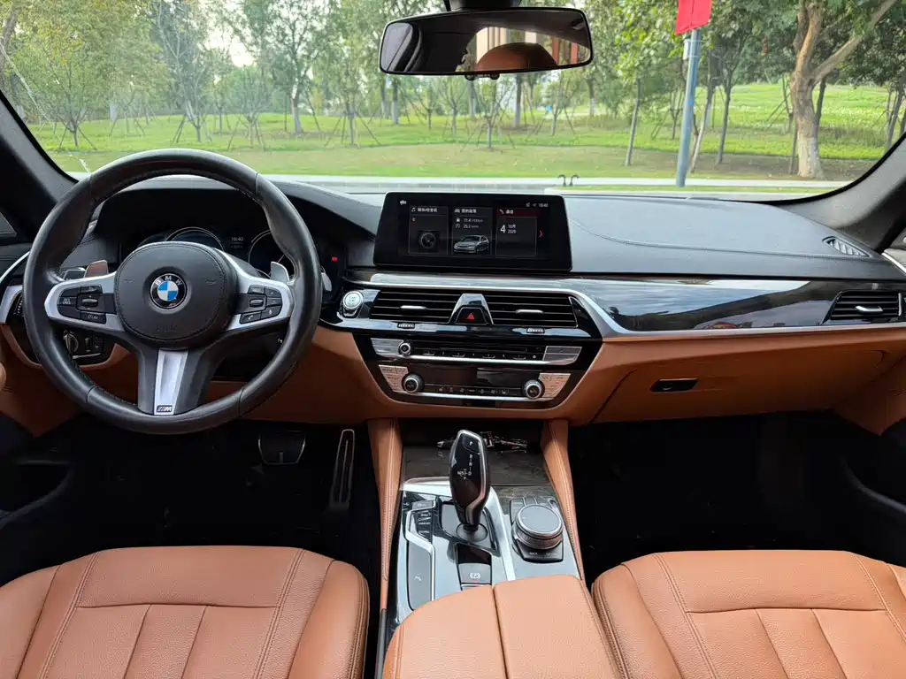 BMW 5 Series — фото 4