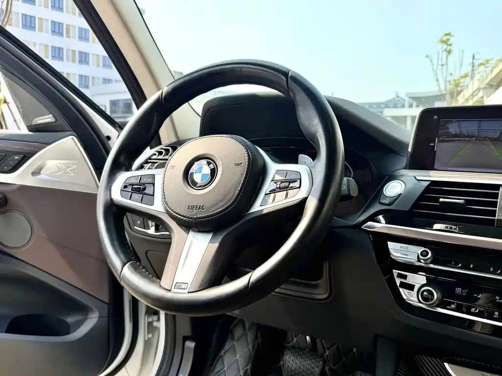 BMW X3 — фото 7