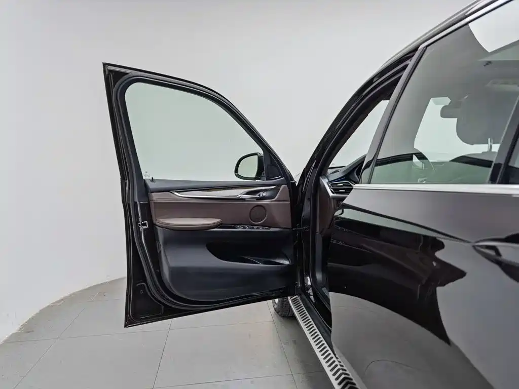BMW X5 (Import) — фото 8