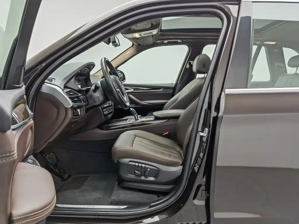 BMW X5 (Import) — фото 10