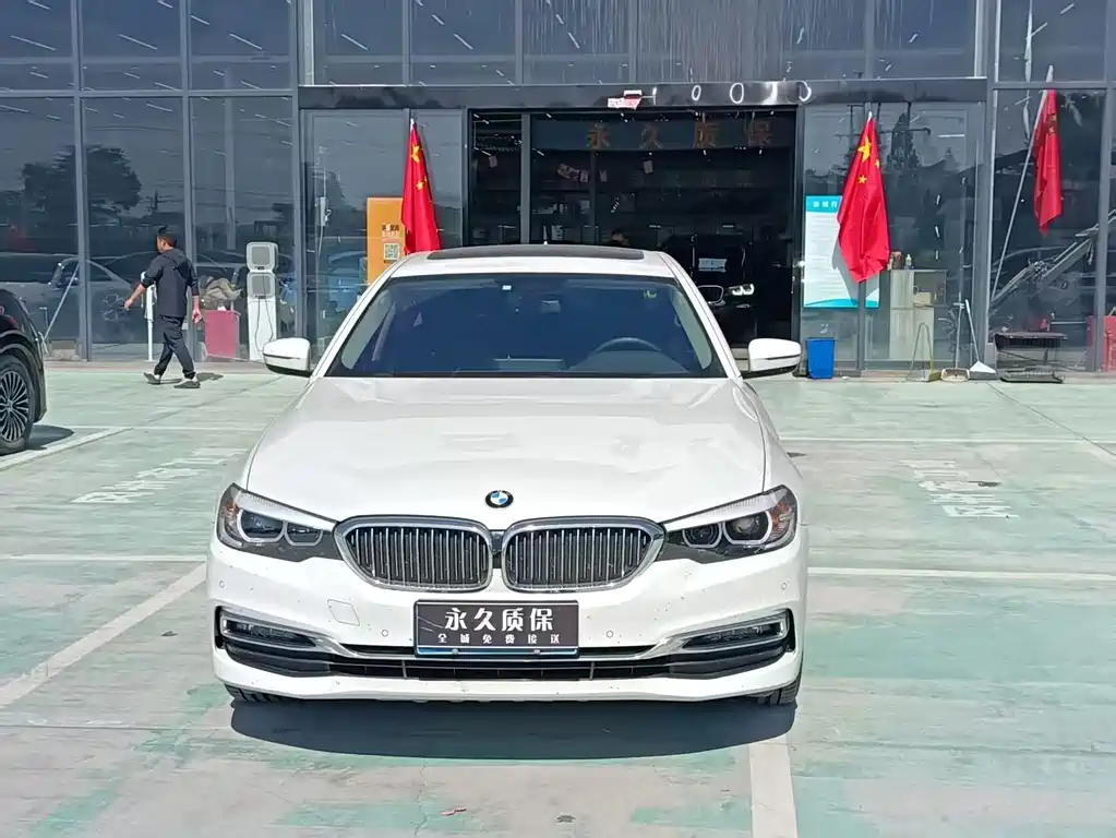 BMW 5 Series — фото 2