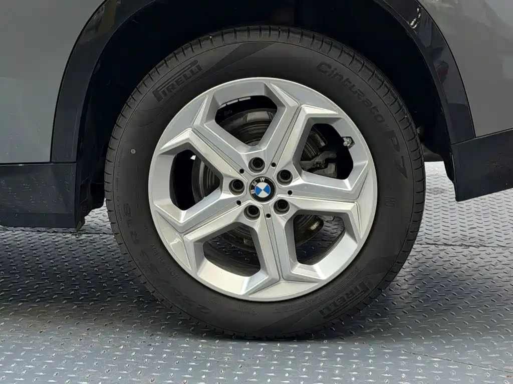 BMW X1 — фото 10