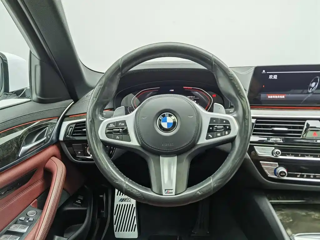 BMW 5 Series — фото 11