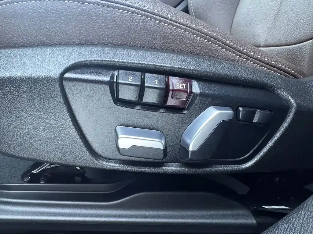 BMW X1 — фото 13
