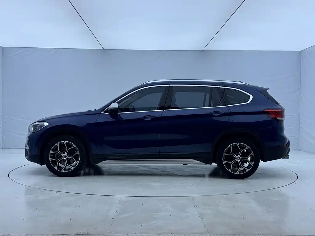 BMW X1 — фото 7