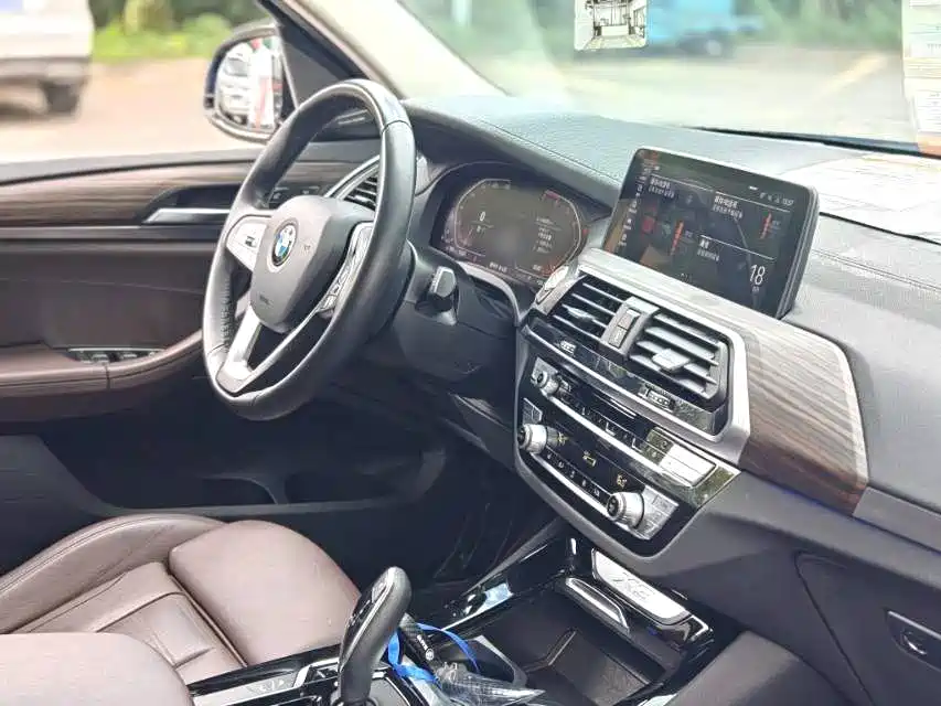BMW X3 — фото 9