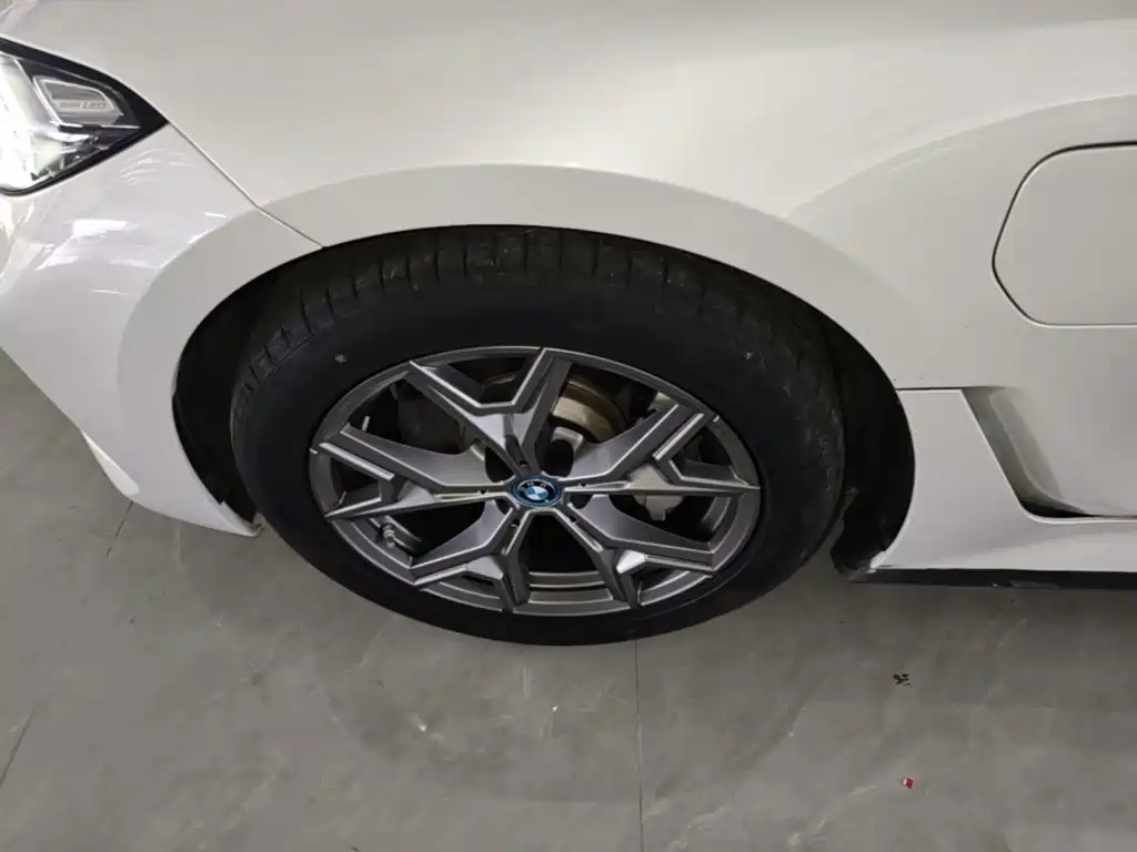 BMW i3 — фото 23