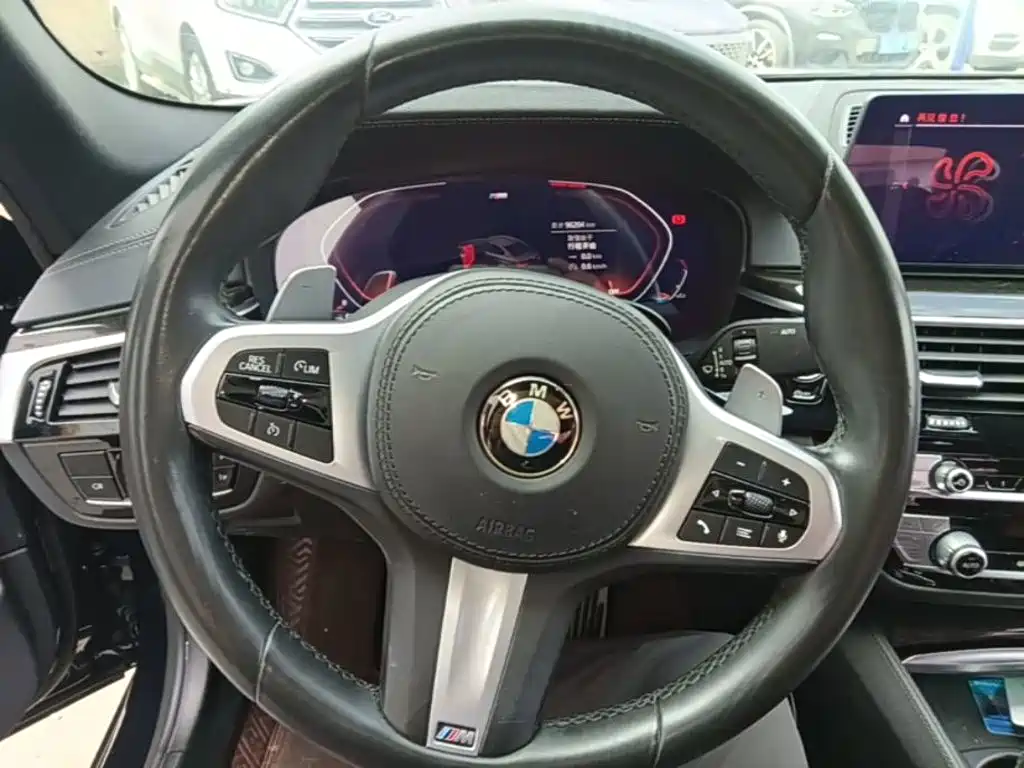 BMW 5 Series — фото 11