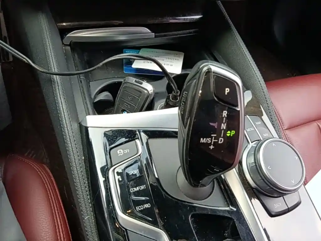 BMW 5 Series — фото 14