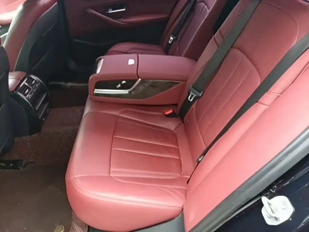 BMW 5 Series — фото 17