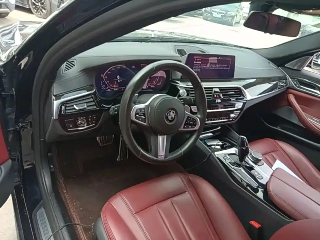 BMW 5 Series — фото 10