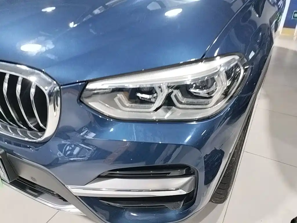 BMW X3 — фото 24