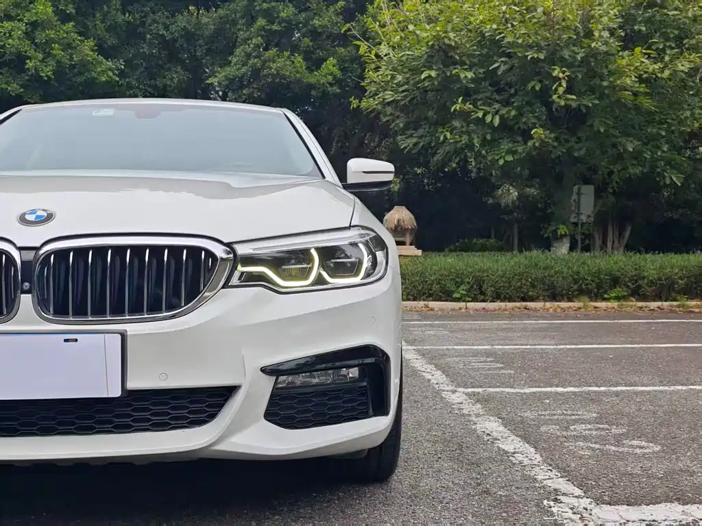 BMW 5 Series — фото 13
