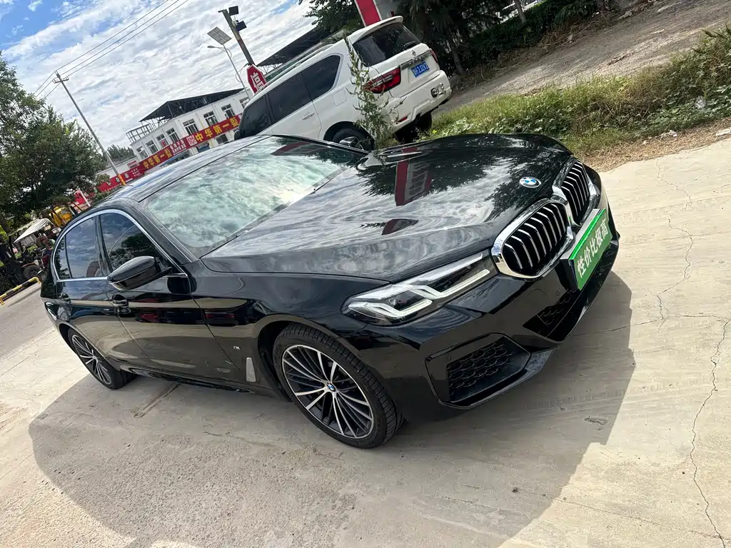 BMW 5 Series — фото 10