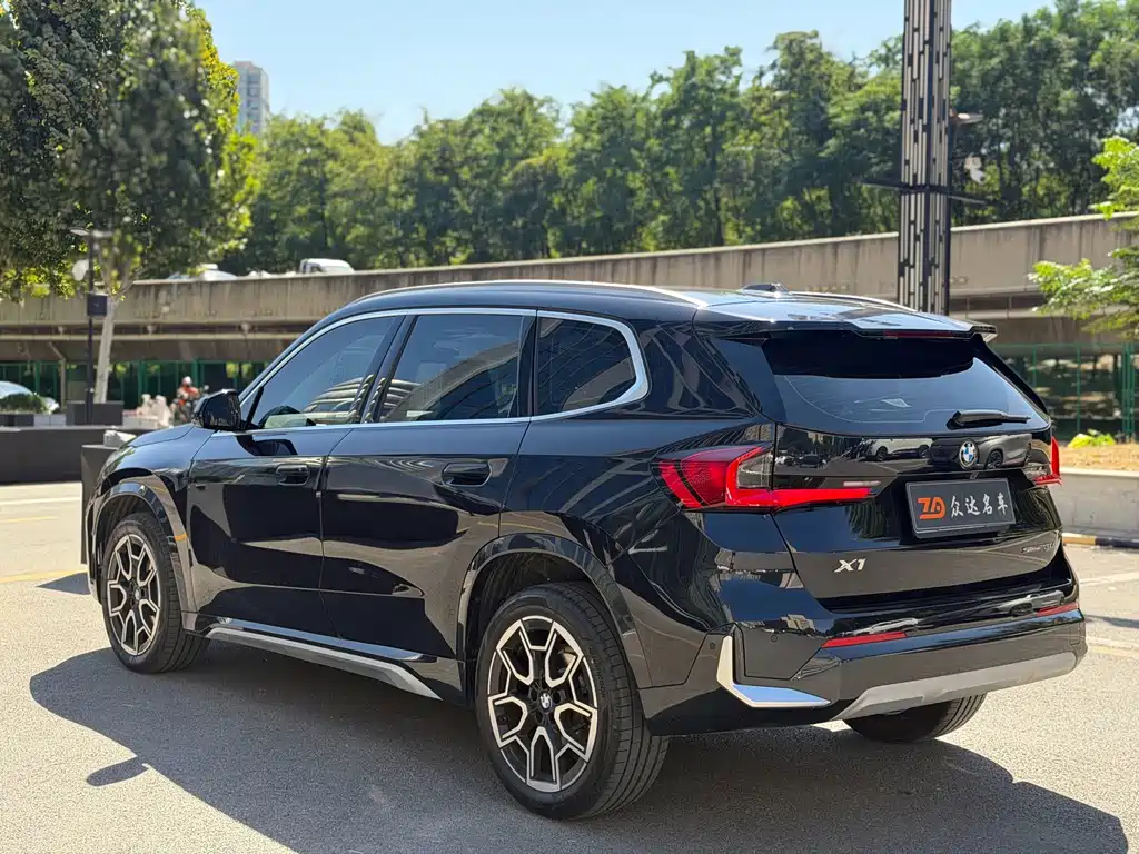 BMW X1 — фото 11