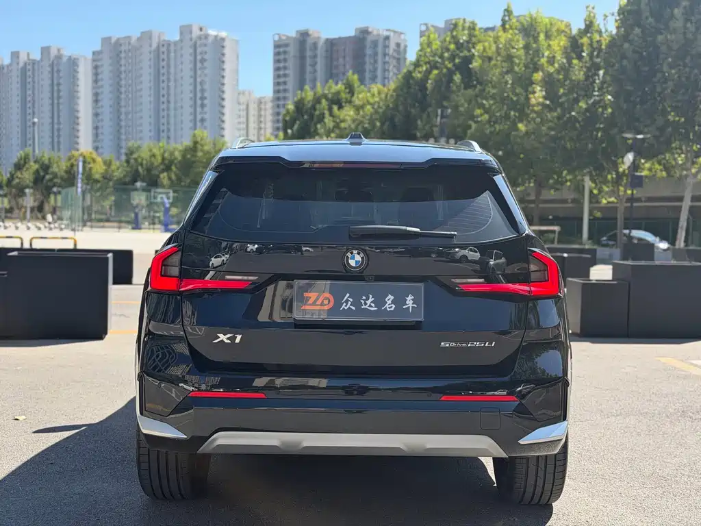 BMW X1 — фото 10