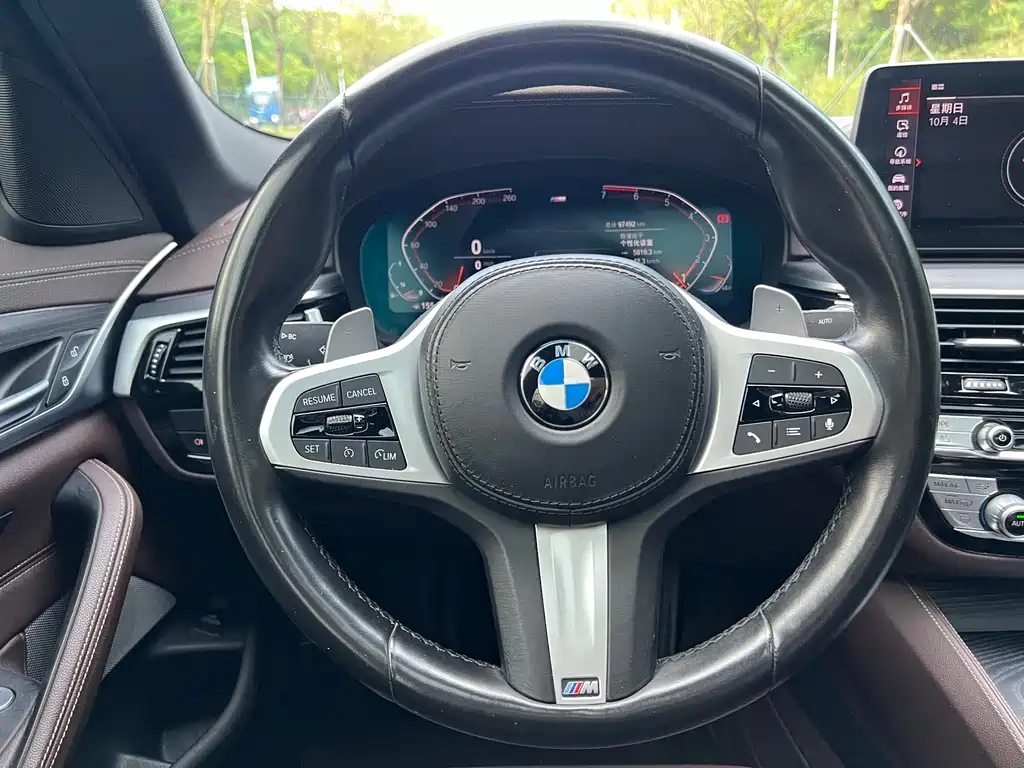 BMW 5 Series — фото 11