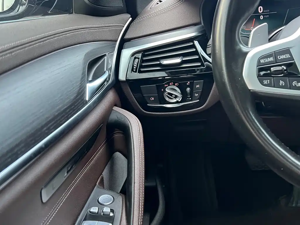 BMW 5 Series — фото 13