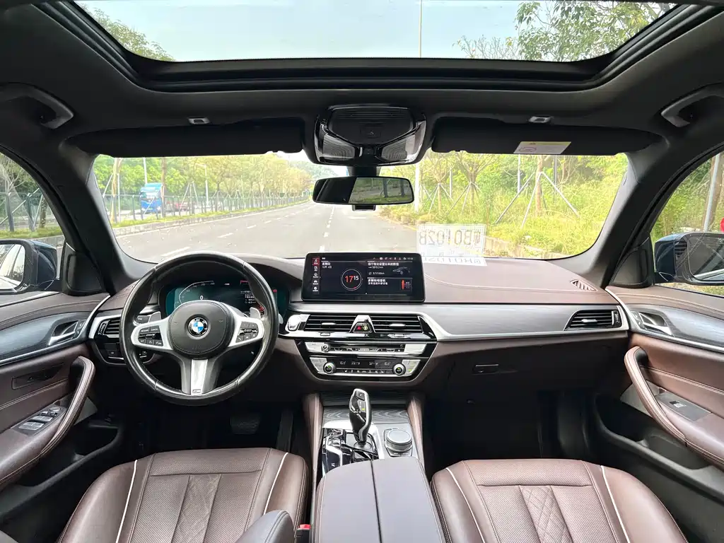 BMW 5 Series — фото 5
