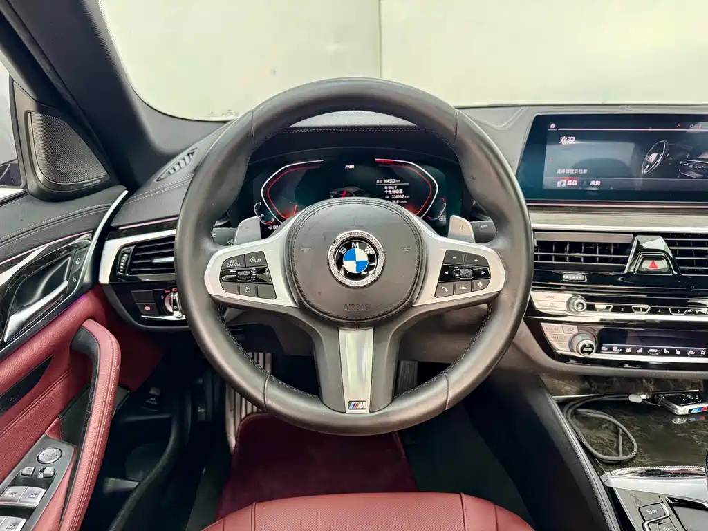 BMW 5 Series — фото 18