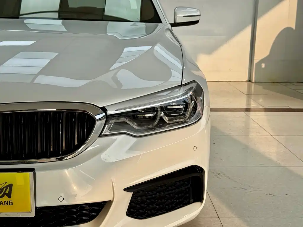 BMW 5 Series — фото 4