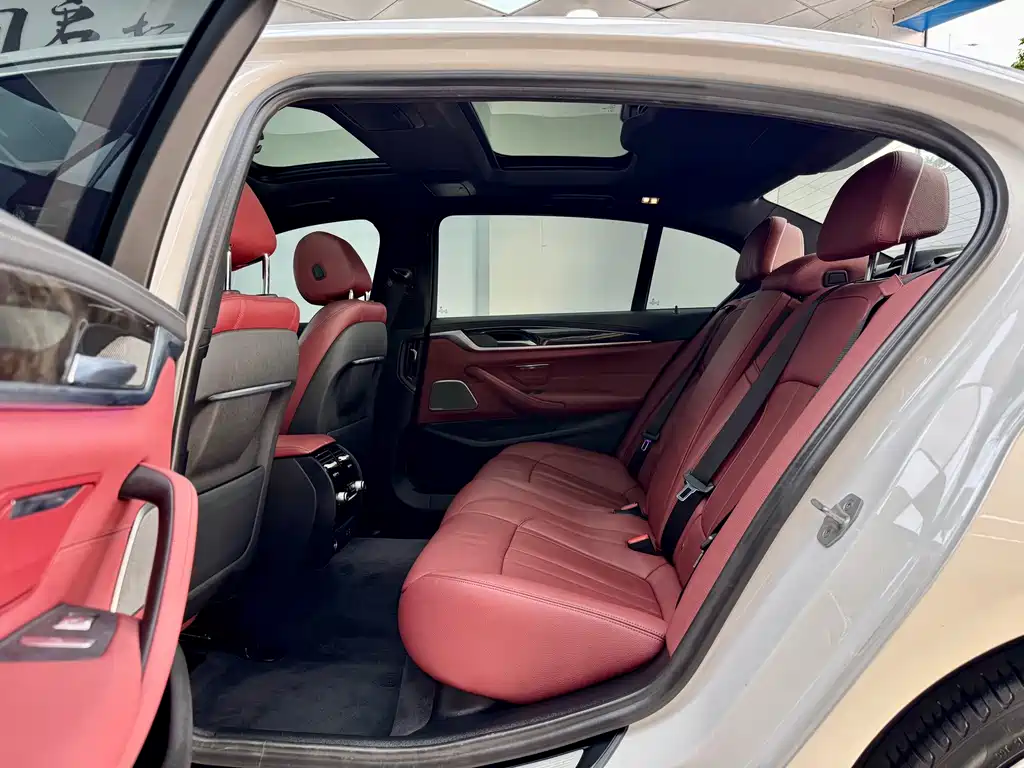 BMW 5 Series — фото 10