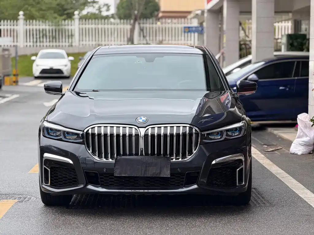BMW 7 Series — фото 2
