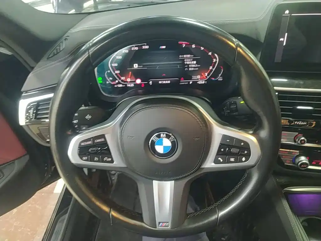BMW 5 Series — фото 11