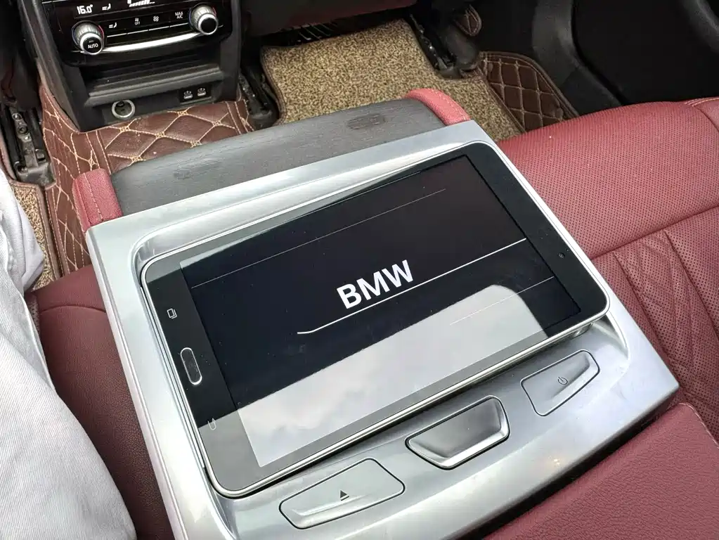 BMW 5 Series — фото 7