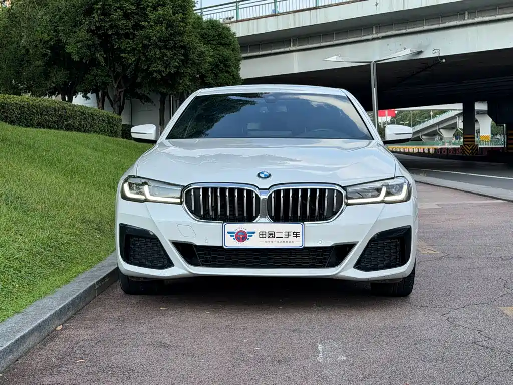 BMW 5 Series — фото 2
