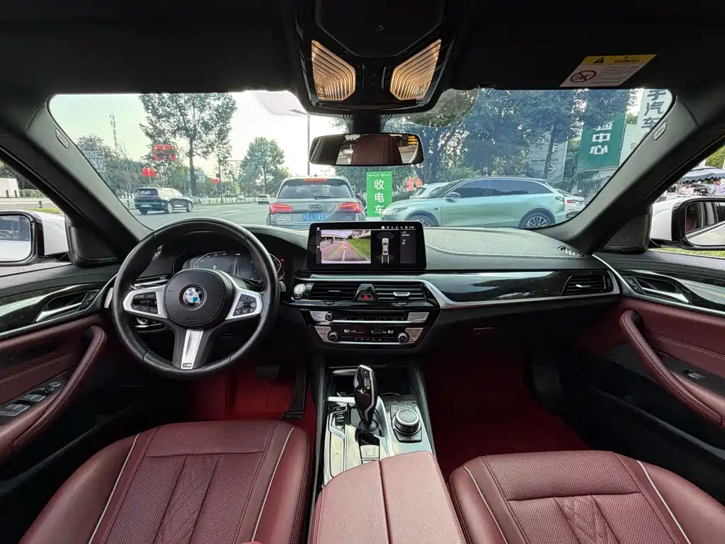 BMW 5 Series — фото 13